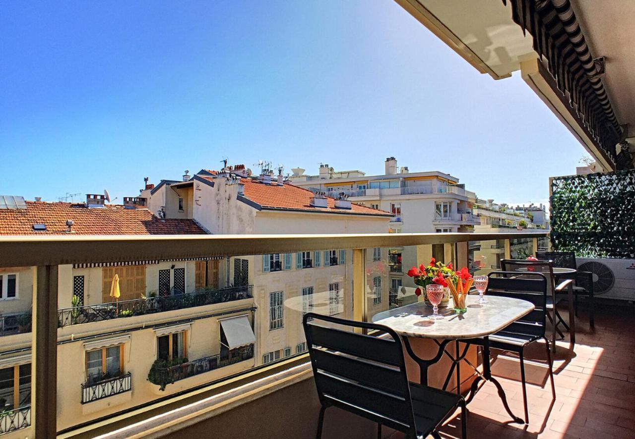 Nestor&jeeves - La Nissarde Terrasse - Center *
